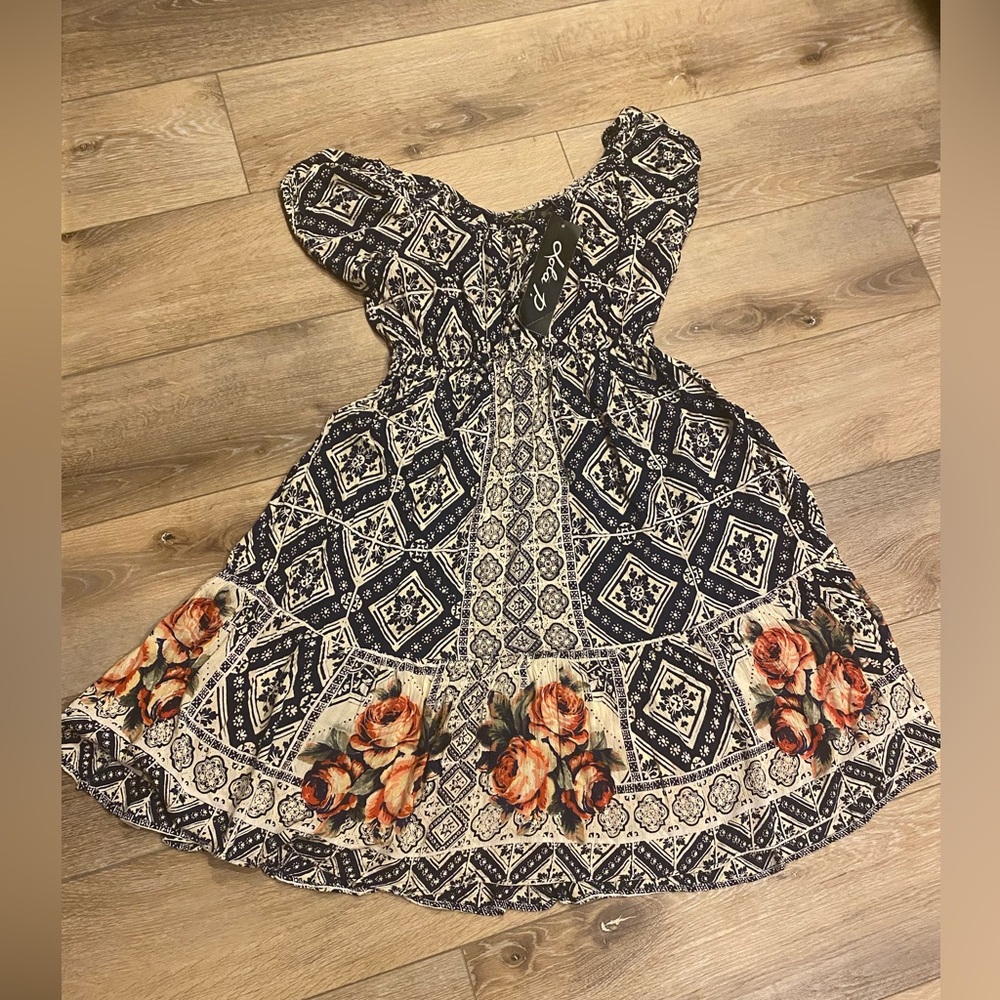 Lola P Women’s Dress Fit & Flare Cap Sleeve Floral Medium NWT